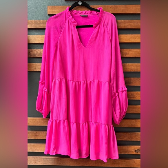 Vince Camuto Dresses & Skirts - Vince Camuto Women’s Fuchsia Crepe Ruffled Long Sleeve V-Neck Dress Size Medium